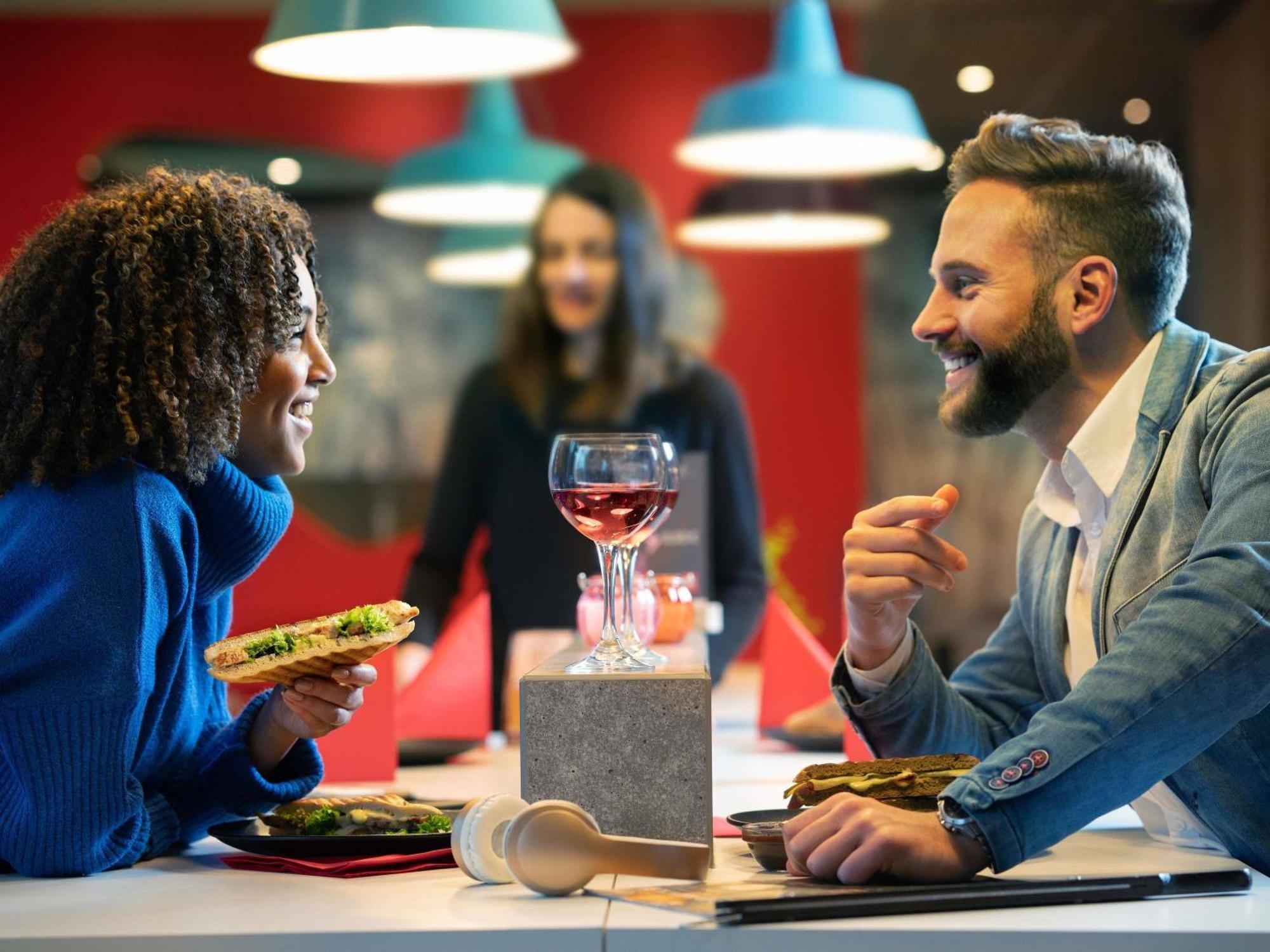 Ibis Hotel Duesseldorf Hauptbahnhof — Fotos 3